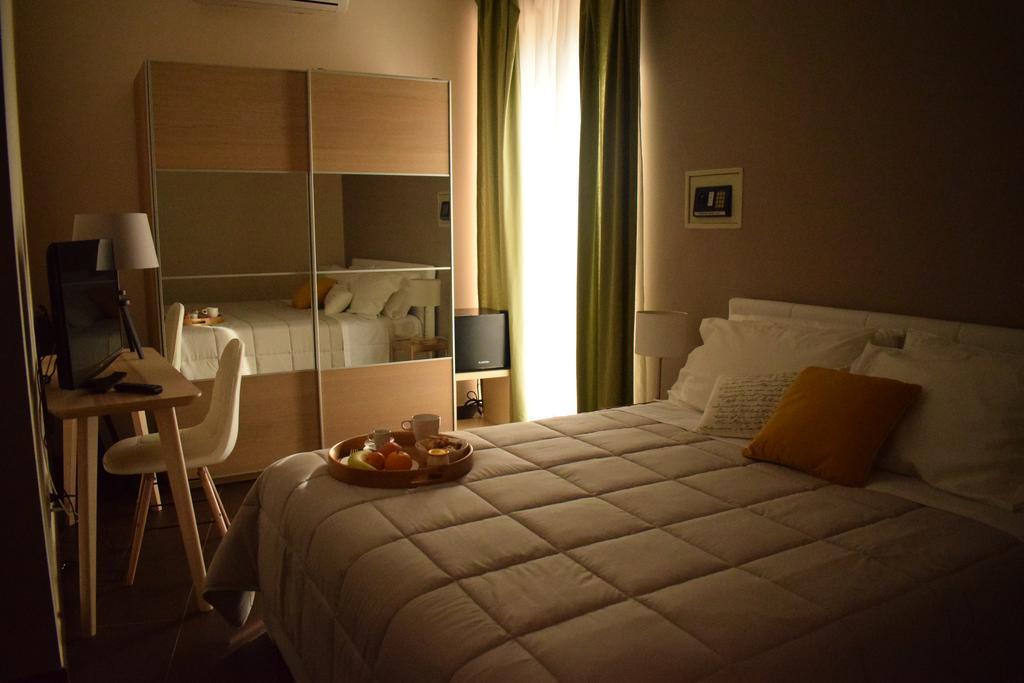 Cento Tari' Guest House カスティリオーネ・ディ・シチーリア エクステリア 写真
