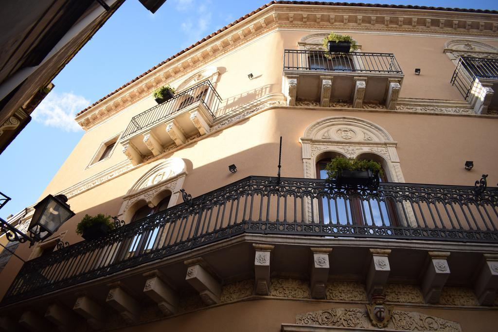 Cento Tari' Guest House カスティリオーネ・ディ・シチーリア エクステリア 写真